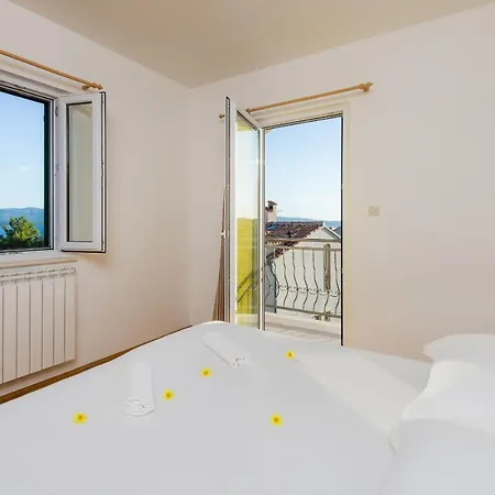 Apartments Villa Vallum Apartment Bol