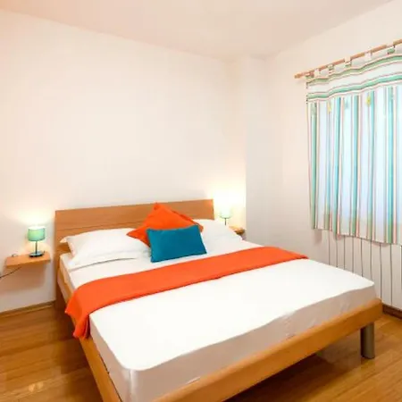 Apartments Villa Vallum Apartment Bol