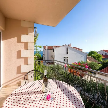 Apartments Villa Vallum * Bol
