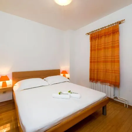 Vallum Apartment